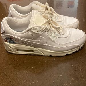 White Nike Air Max women’s size 8